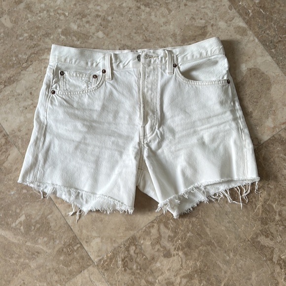 Agolde Pants - AGOLDE white mom cut off shorts. Size 27